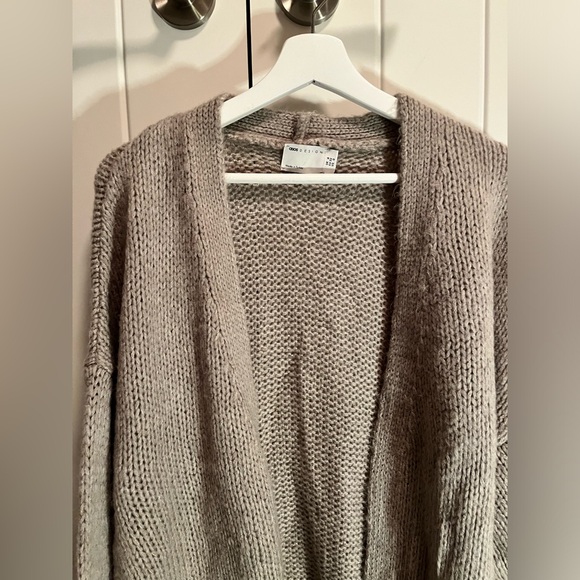 ASOS Design Cardigan in Size 0 - Picture 6 of 6